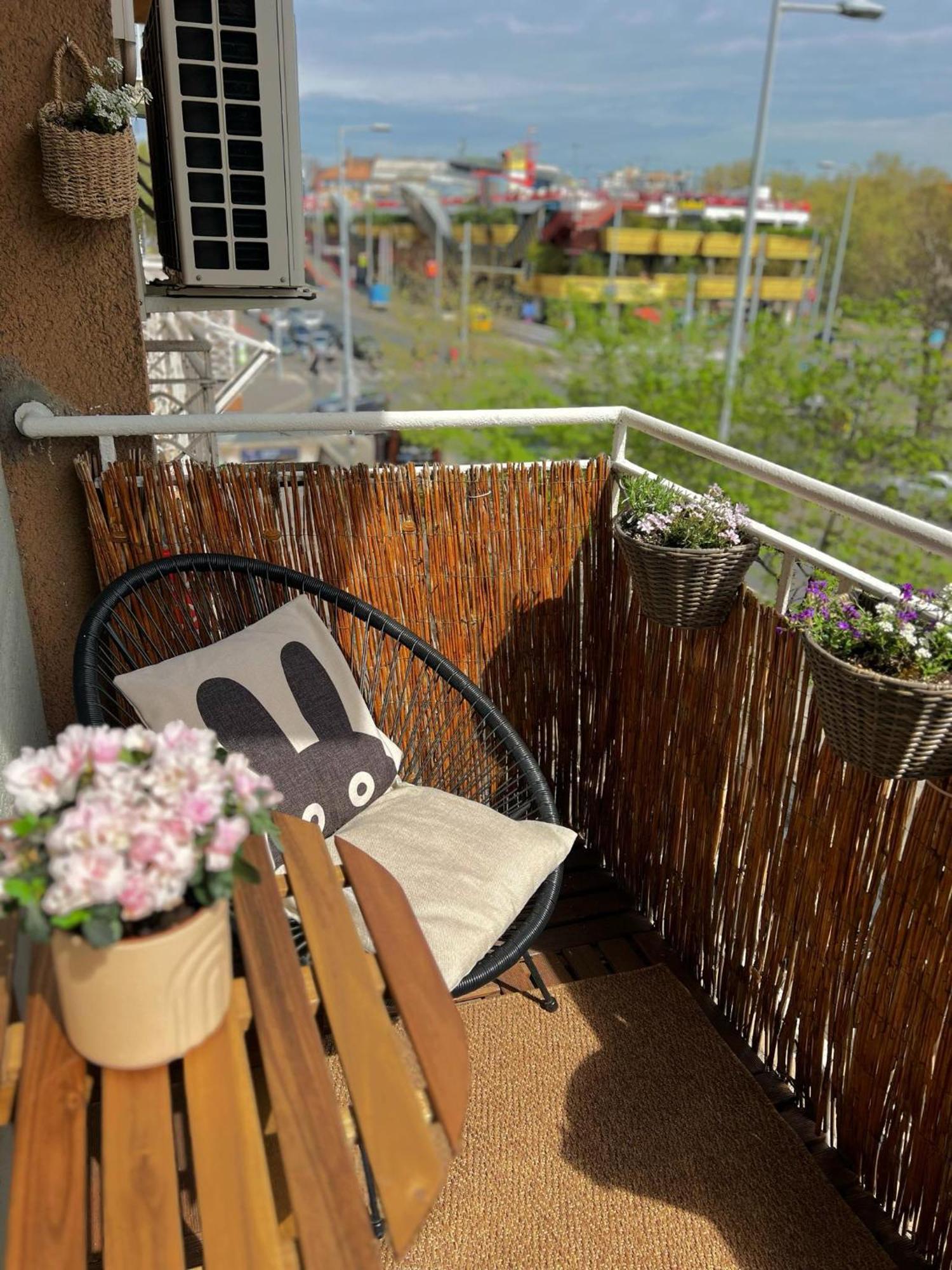 West Budapest Apartman Eksteriør billede
