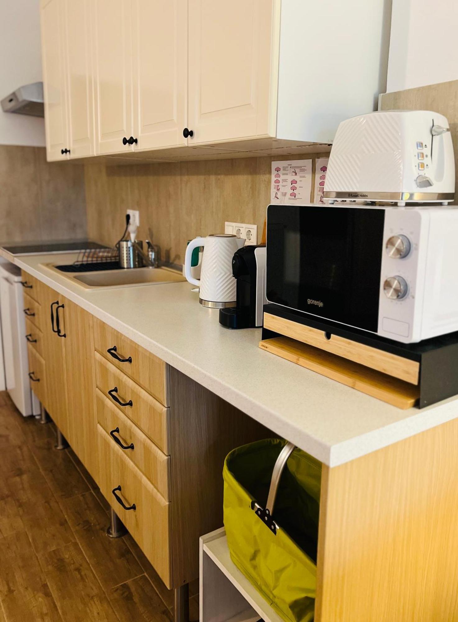 West Budapest Apartman Eksteriør billede