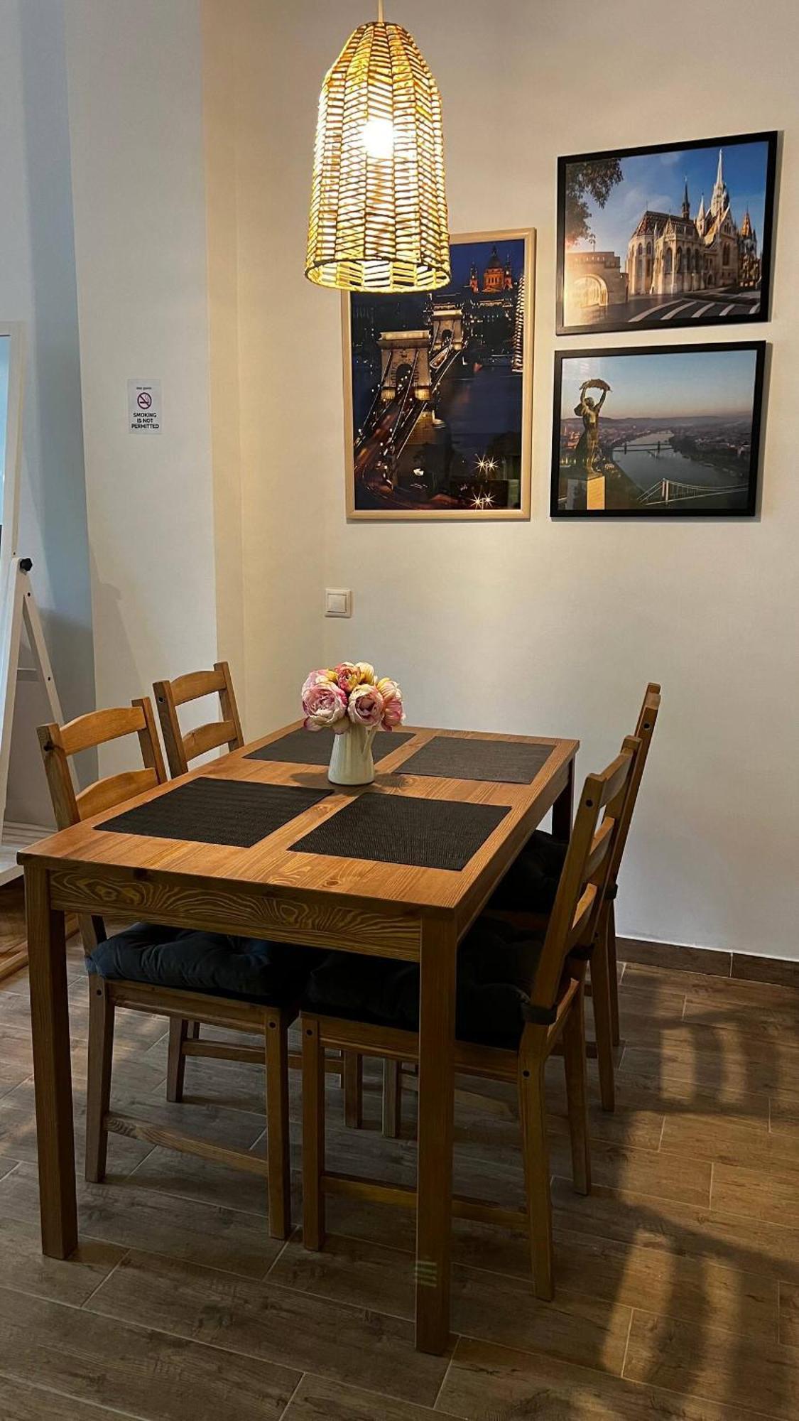 West Budapest Apartman Eksteriør billede