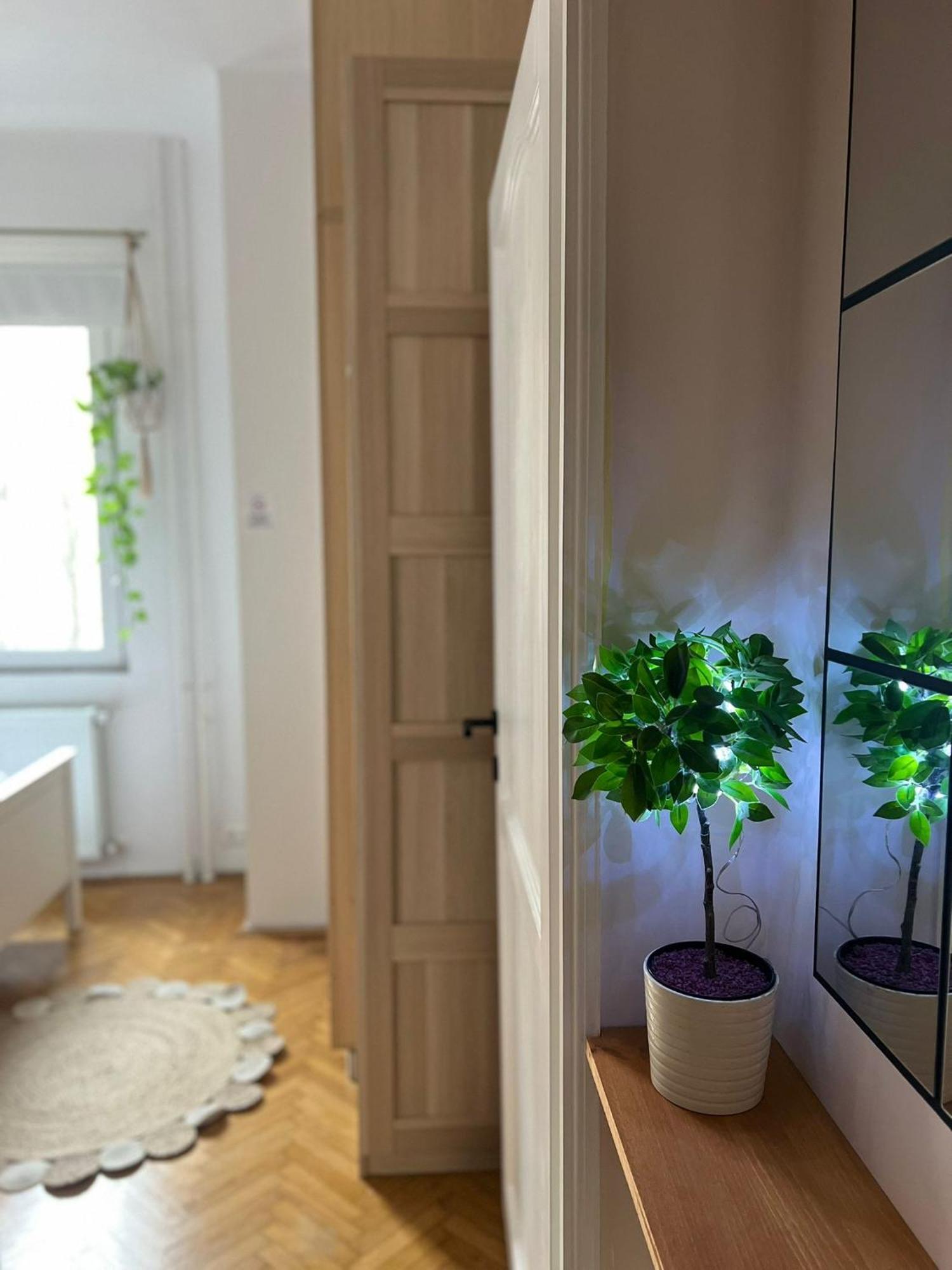 West Budapest Apartman Eksteriør billede