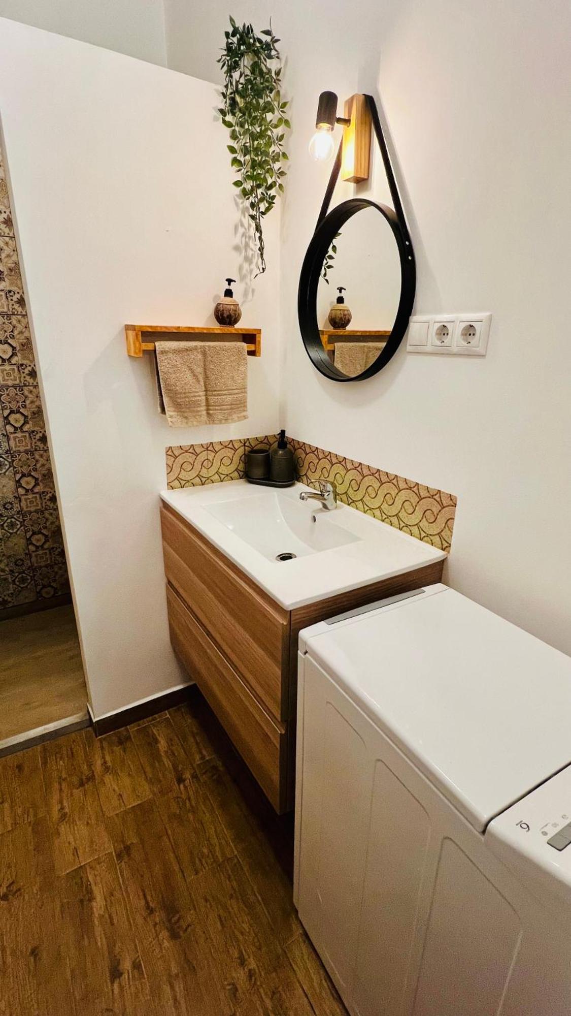 West Budapest Apartman Eksteriør billede